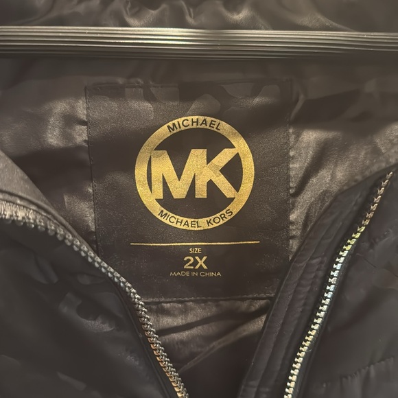 Michael Kors Black Quilted Women's Vest - Picture 2 of 11